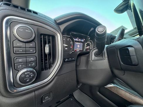Used 2023 GMC Sierra 2500 Denali w/ Denali Black Diamond Edition AWD/4WD image 6