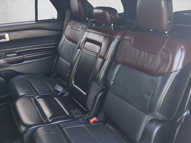 Used 2020 Ford Explorer Platinum w/ Premium Technology Package AWD/4WD image 21
