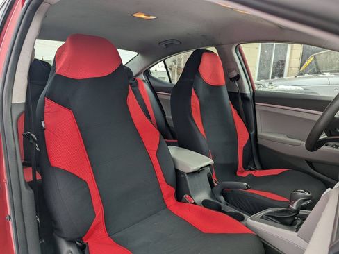 Used 2019 Hyundai Elantra SE FWD image 11