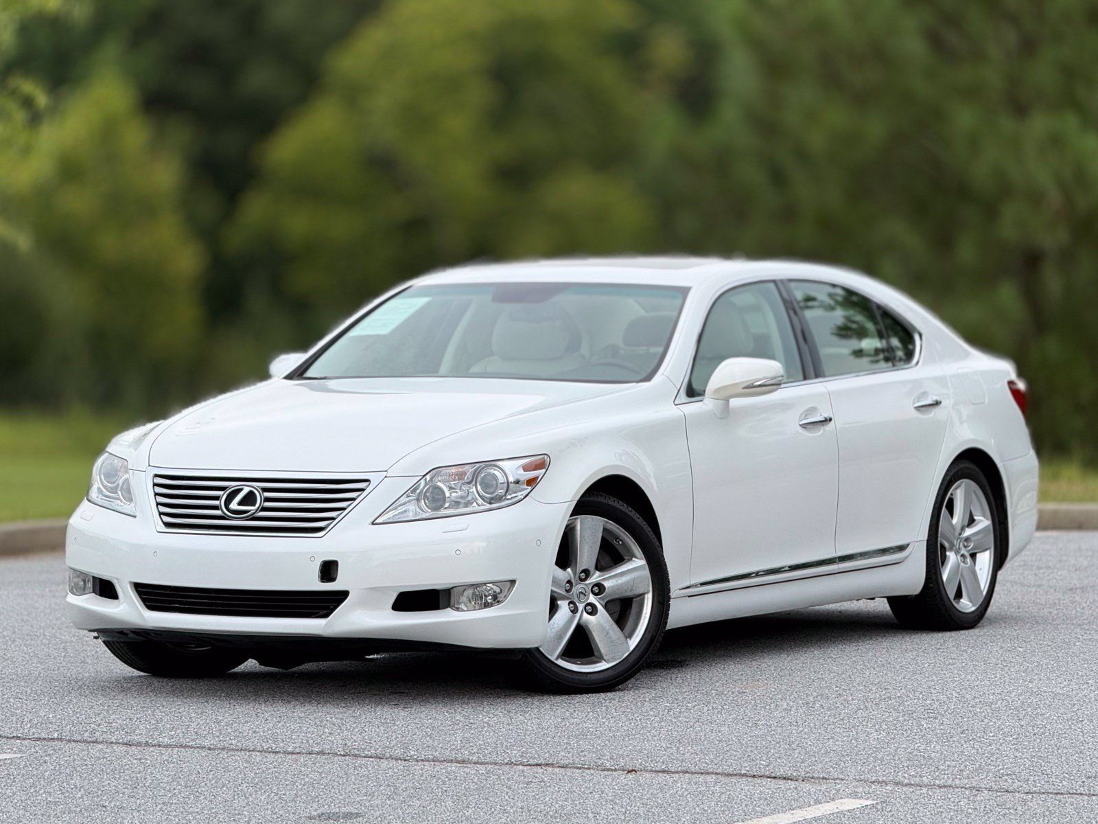 Used 2011 Lexus LS 460 w/ Comfort Pkg RWD image 8