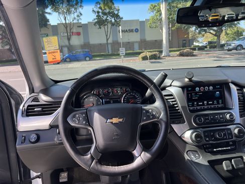 Used 2018 Chevrolet Tahoe LT w/ Luxury Package image 18