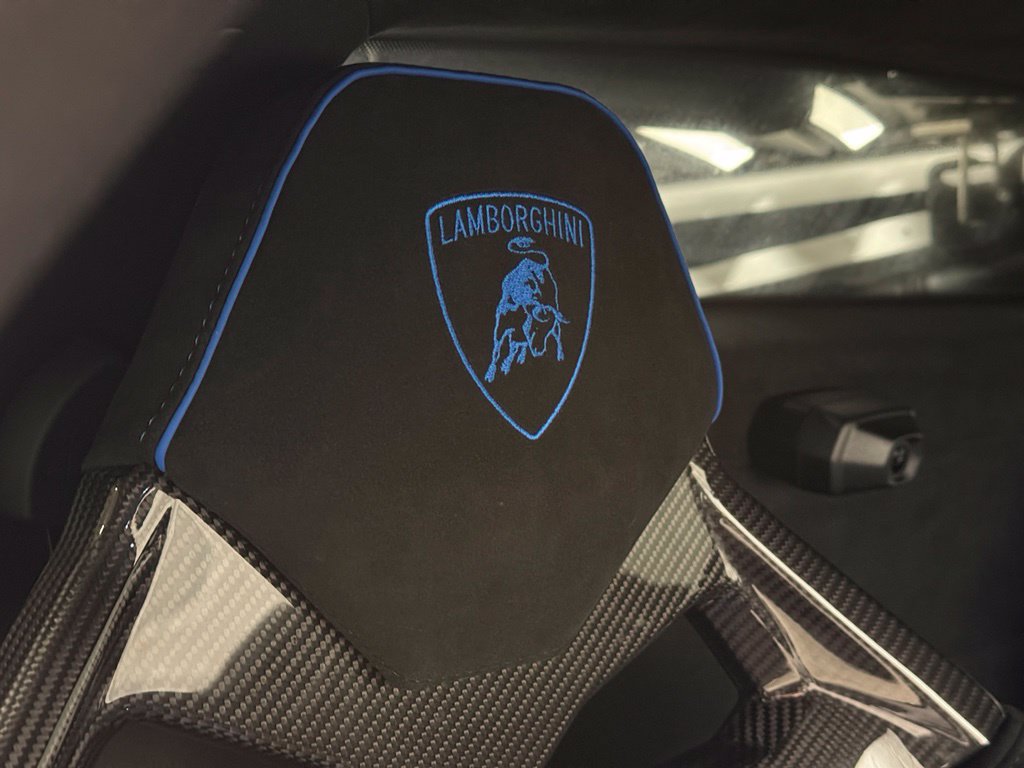 Used 2021 Lamborghini Huracan STO RWD image 21