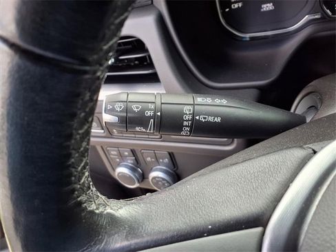 Used 2021 GMC Yukon SLT w/ Rear Media and Nav Package image 11