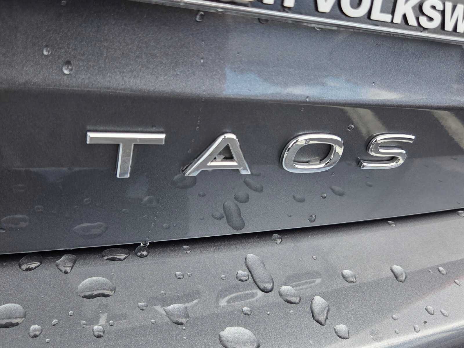 Used 2023 Volkswagen Taos SE FWD image 16