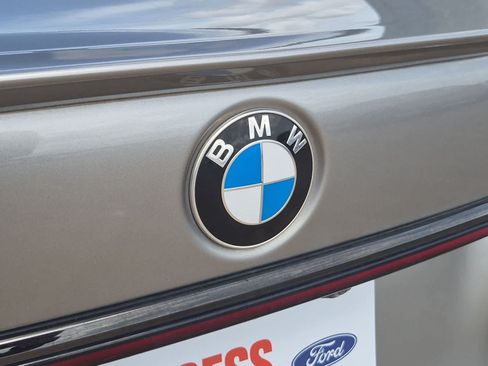 Used 2022 BMW 740i w/ M Sport Package RWD image 31