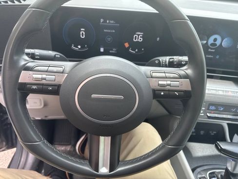 Used 2025 Hyundai Kona SEL FWD image 32