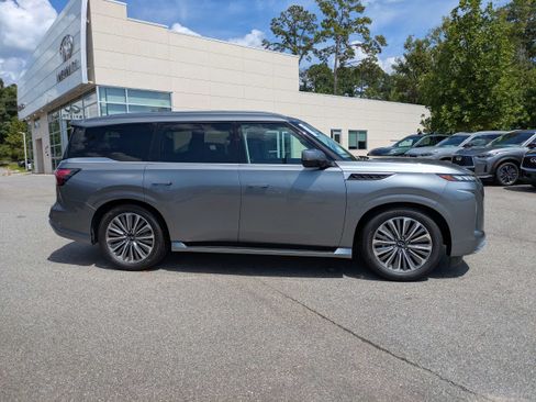 Used 2027 INFINITI QX80 Luxe w/ Cargo Package AWD/4WD image 3