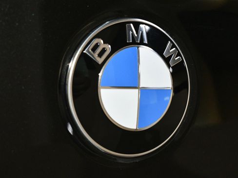 Used 2023 BMW M2 w/ Lighting Package image 99