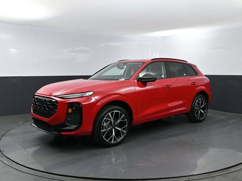 New 2026 Audi Q3 quattro 2.0T AWD/4WD image 1
