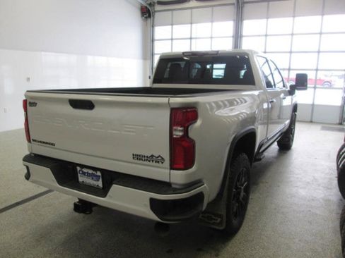 Used 2024 Chevrolet Silverado 2500 High Country w/ High Country Premium Package image 6