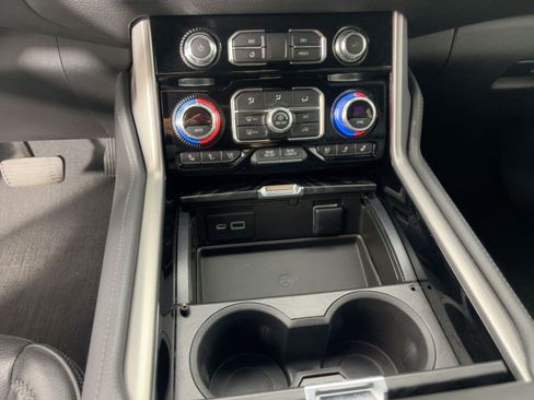 Used 2022 GMC Yukon Denali image 25