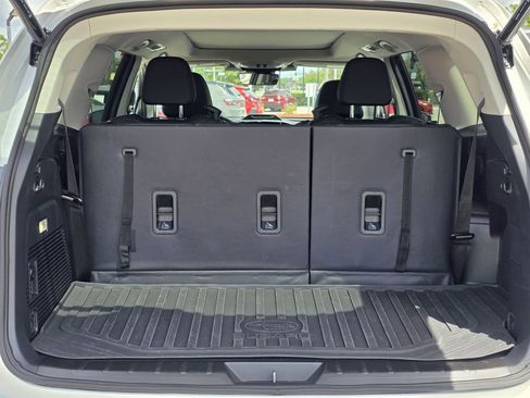 Certified 2025 Subaru Ascent Bronze Edition w/ Popular Package #2 image 9