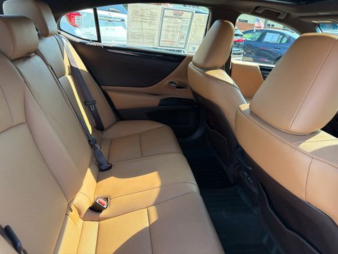Used 2020 Lexus ES 350 w/ Premium Package FWD image 10