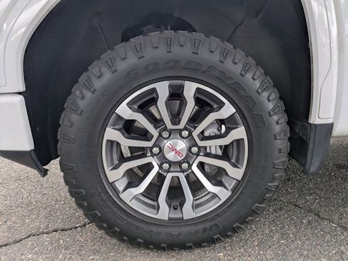 Used 2020 GMC Sierra 1500 AT4 w/ AT4 Premium Package image 18