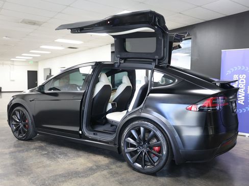 Used 2020 Tesla Model X Long Range image 18