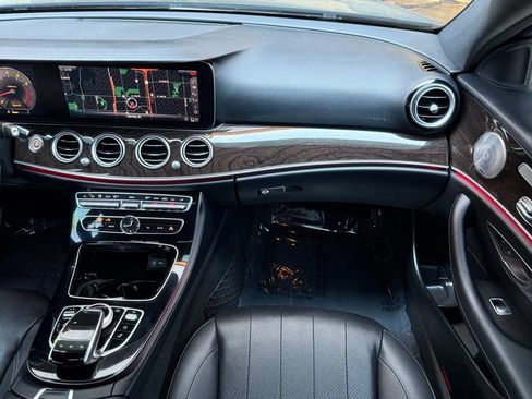 Used 2018 Mercedes-Benz E 400 4MATIC Wagon image 22
