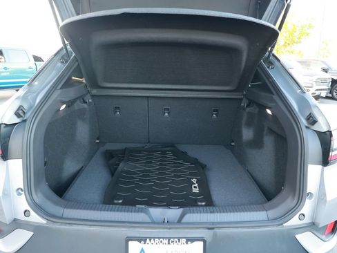 Used 2023 Volkswagen ID.4 Pro RWD image 37