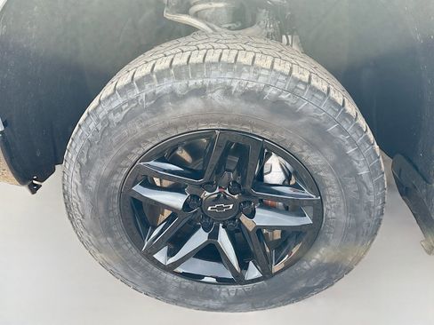 Used 2024 Chevrolet Silverado 1500 LT Trail Boss w/ Convenience Package II AWD/4WD image 31