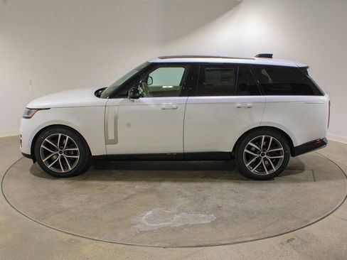New 2026 Land Rover Range Rover Autobiography image 2