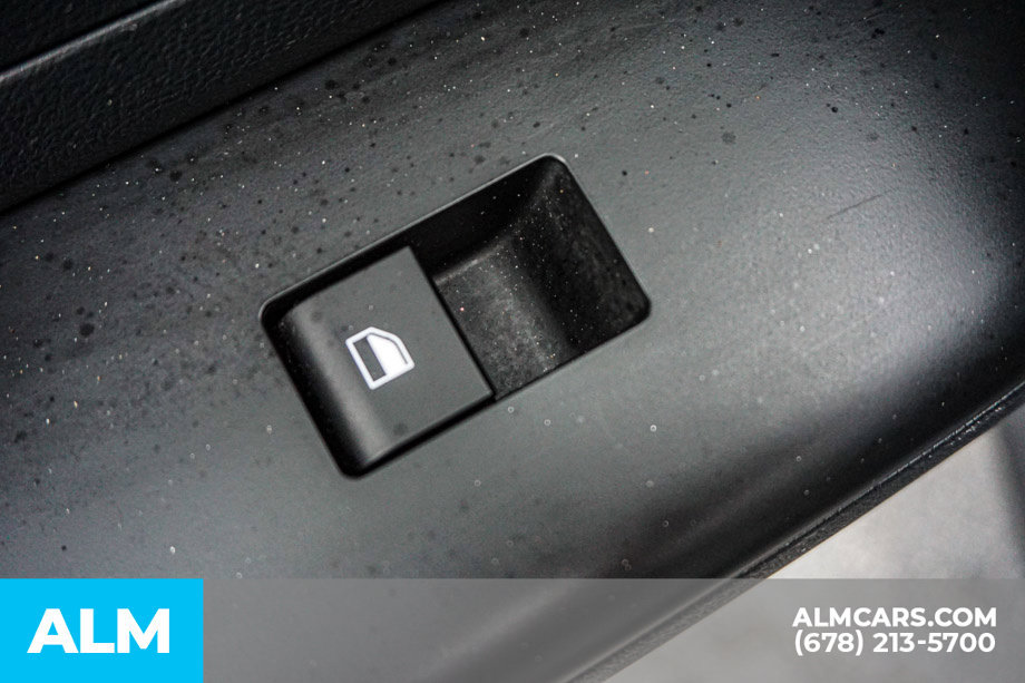 Used 2025 Hyundai Kona SEL FWD image 50