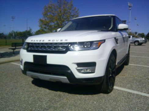 Used 2016 Land Rover Range Rover Sport HSE image 26