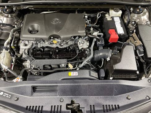 Certified 2023 Toyota Camry SE image 9