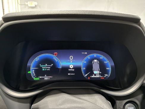 Used 2025 Toyota Sienna Platinum image 9