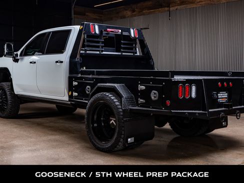 Used 2024 GMC Sierra 3500 Denali Ultimate image 6