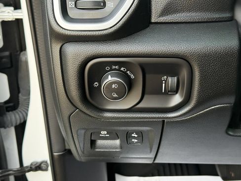 Used 2023 RAM 1500 Big Horn AWD/4WD image 19