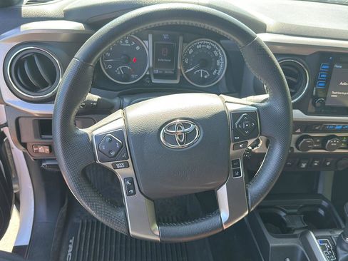 Used 2019 Toyota Tacoma Limited AWD/4WD image 16