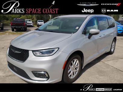 Used 2023 Chrysler Pacifica Touring-L