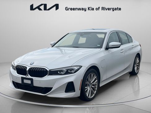 Used 2024 BMW 330e xDrive 330e xDrive Plug-In Hybrid AWD image 3
