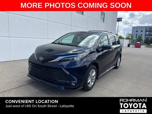 Used 2025 Toyota Sienna XLE w/ XLE Plus Package AWD/4WD image 2