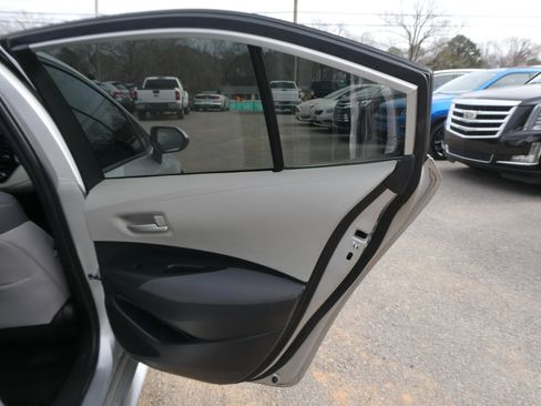 Used 2021 Toyota Corolla LE image 23