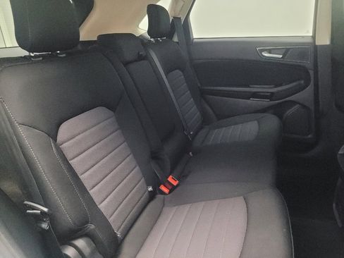 Used 2018 Ford Edge SE image 19