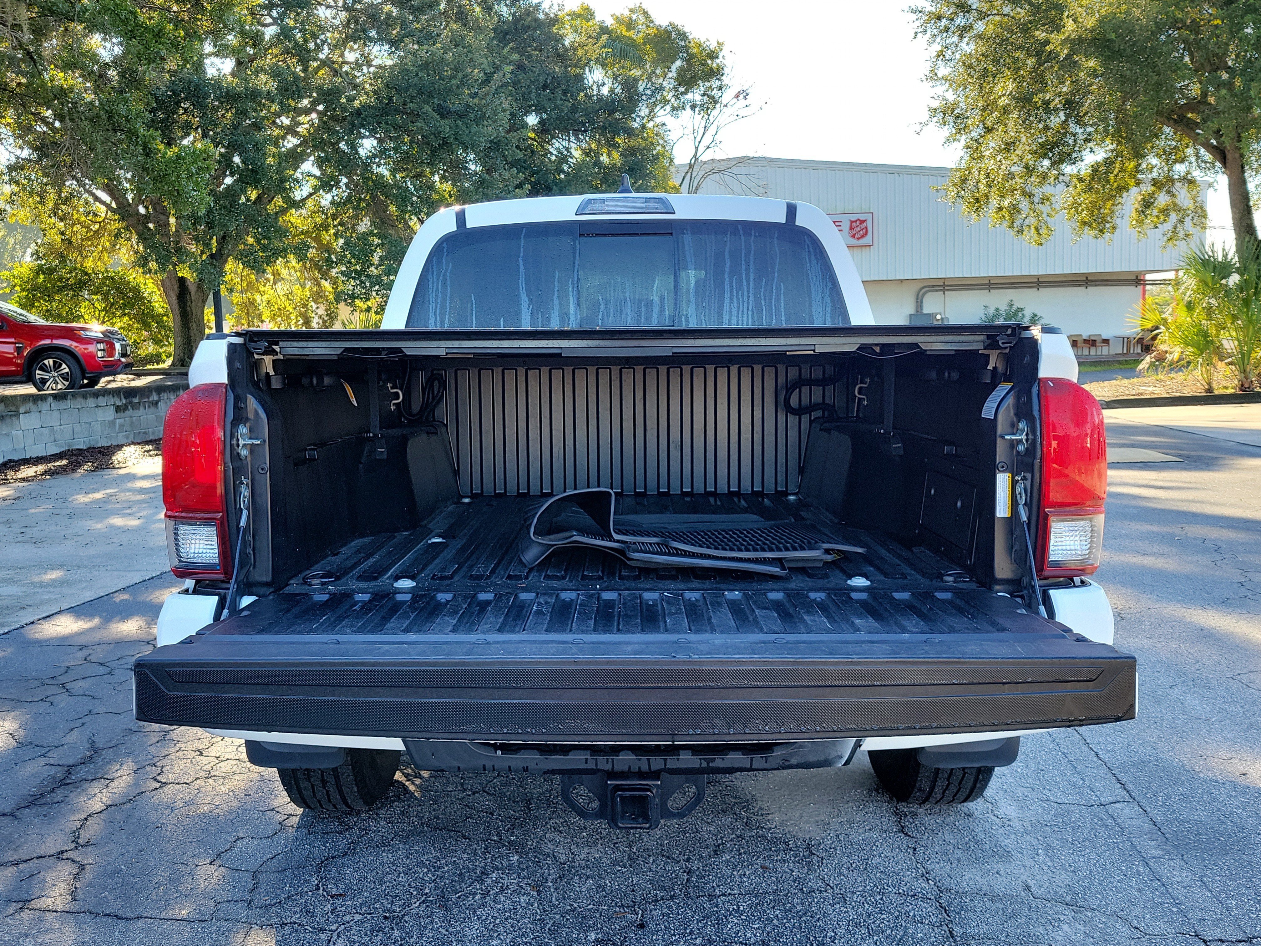 Used 2022 Toyota Tacoma SR5 w/ Technology Package RWD image 8