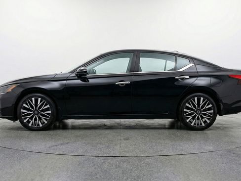 Used 2025 Nissan Altima 2.5 SV image 5