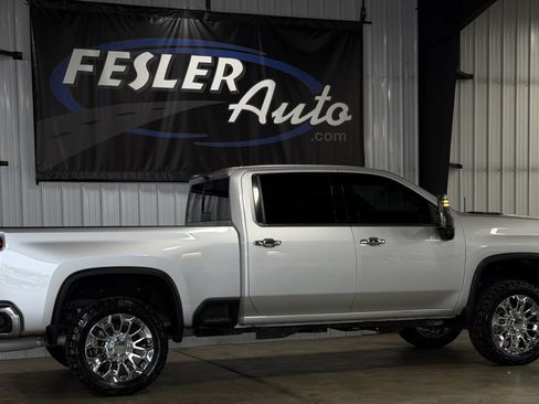 Used 2021 Chevrolet Silverado 2500 LTZ w/ LTZ Premium Texas Edition AWD/4WD image 12