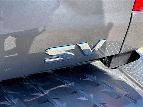 Used 2024 Nissan Titan SV w/ SV Convenience Package image 17