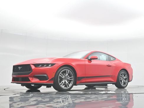 Used 2024 Ford Mustang Coupe RWD image 40