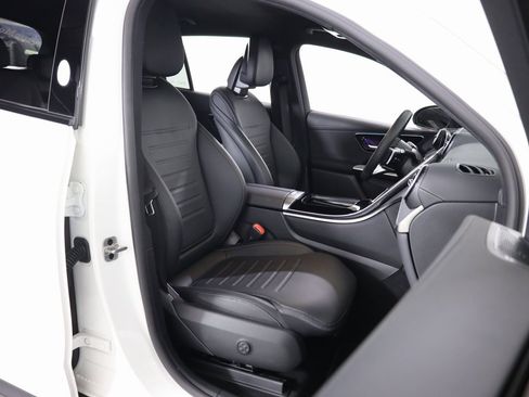 Certified 2025 Mercedes-Benz GLC 300 4MATIC image 46