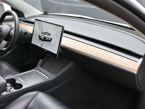 Used 2023 Tesla Model 3 Standard Range RWD image 38