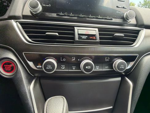 Used 2019 Honda Accord LX image 30
