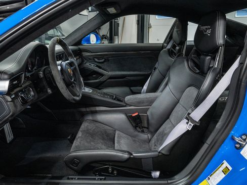 Used 2018 Porsche 911 GT2 RS RWD image 36