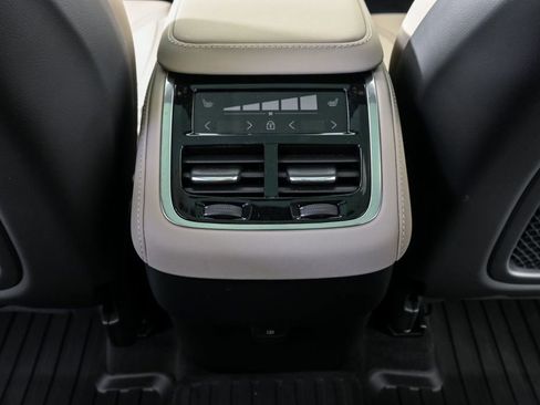 Certified 2026 Volvo XC90 B6 Plus w/ Protection Package Premier AWD/4WD image 22