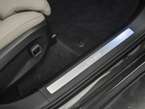 New 2025 Volvo EX90 Plus image 16