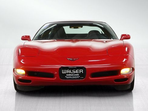 Used 1999 Chevrolet Corvette Coupe w/ Roof Pkg RWD image 8