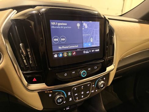 Used 2023 Chevrolet Traverse Premier FWD image 25