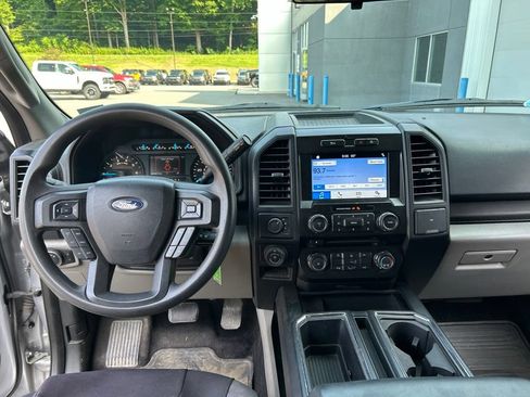 Used 2017 Ford F150 XL w/ Equipment Group 101A Mid AWD/4WD image 16