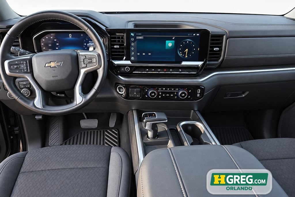 Used 2024 Chevrolet Silverado 1500 RST w/ Z71 Off-Road Package AWD/4WD image 11